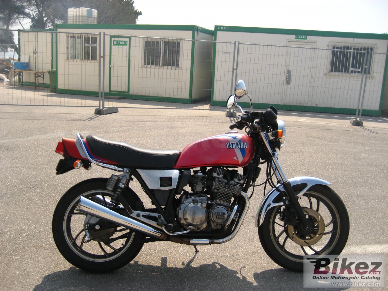 Big h zephyr 750 rear suspensions and Sito exhaust syst xj 550 picture and wallpaper from Bikez.com